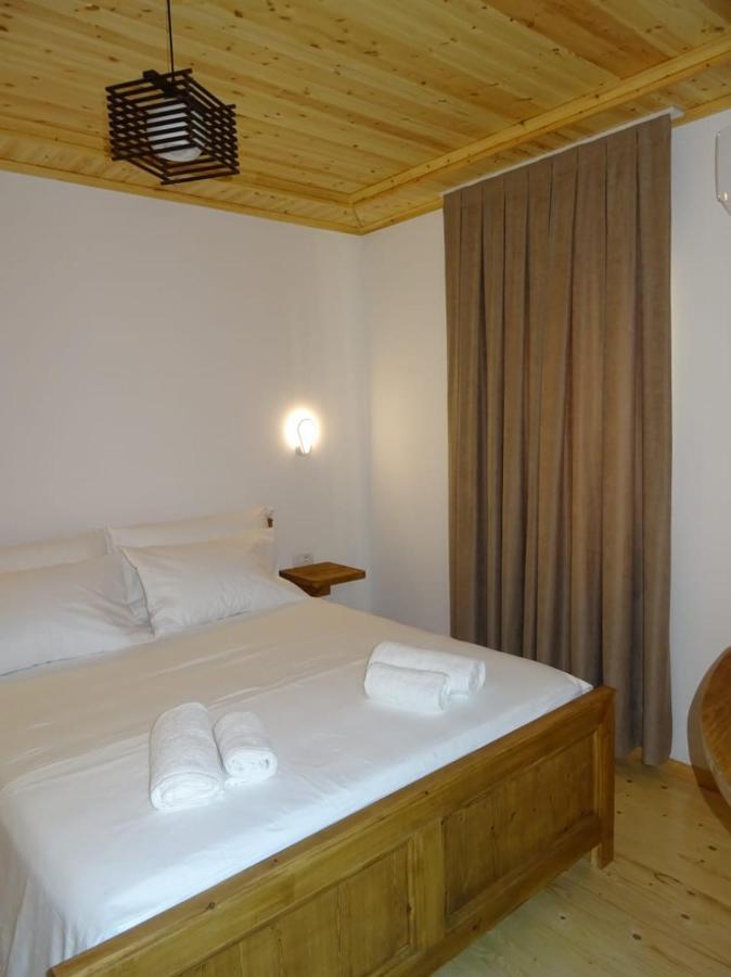 Guesthouse Riverside Berat Buitenkant foto