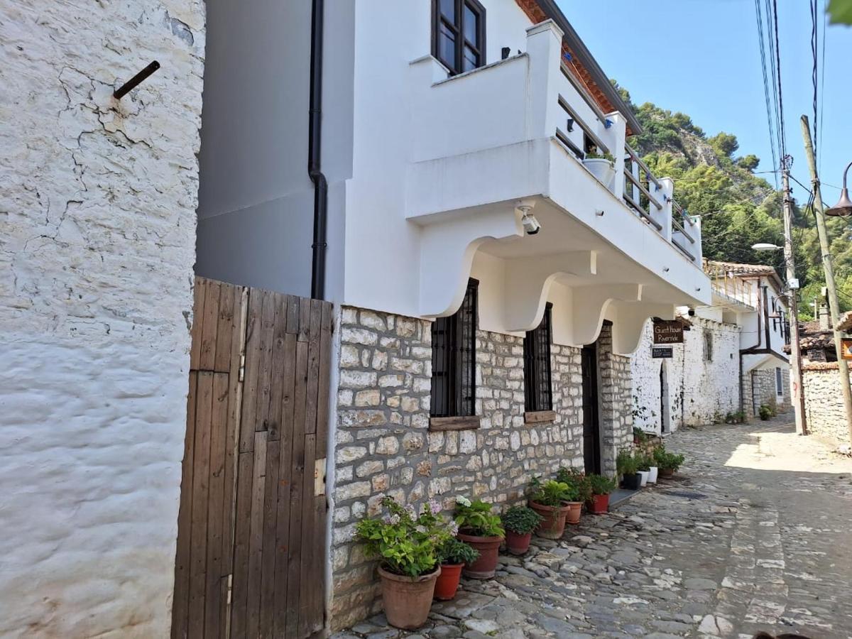 Guesthouse Riverside Berat Buitenkant foto